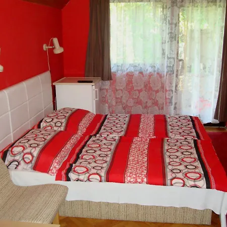 Gyongyvirag Vendeghaz