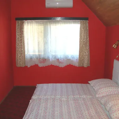 Gyongyvirag Vendeghaz Lägenhet *