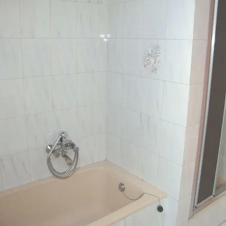 Gyongyvirag Vendeghaz Lägenhet *