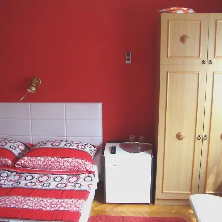 Gyongyvirag Vendeghaz Lägenhet